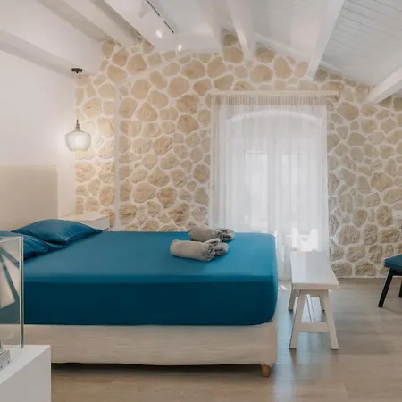 Maxilion Apartment *
