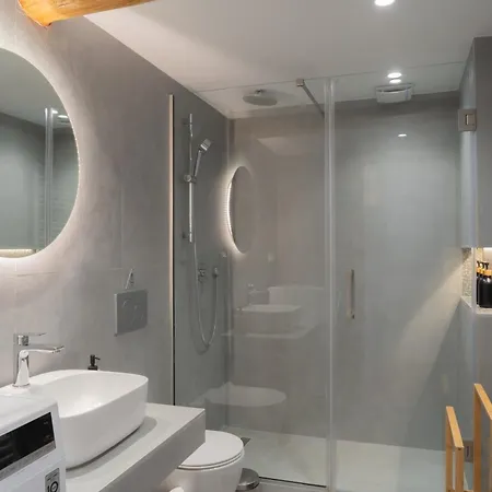Maxilion Apartment